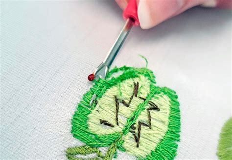 how to remove embroidery from shirt: does the color of the embroidery matter?